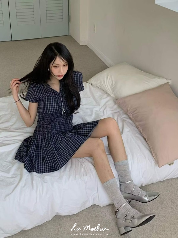 泡泡布小包袖格紋洋裝